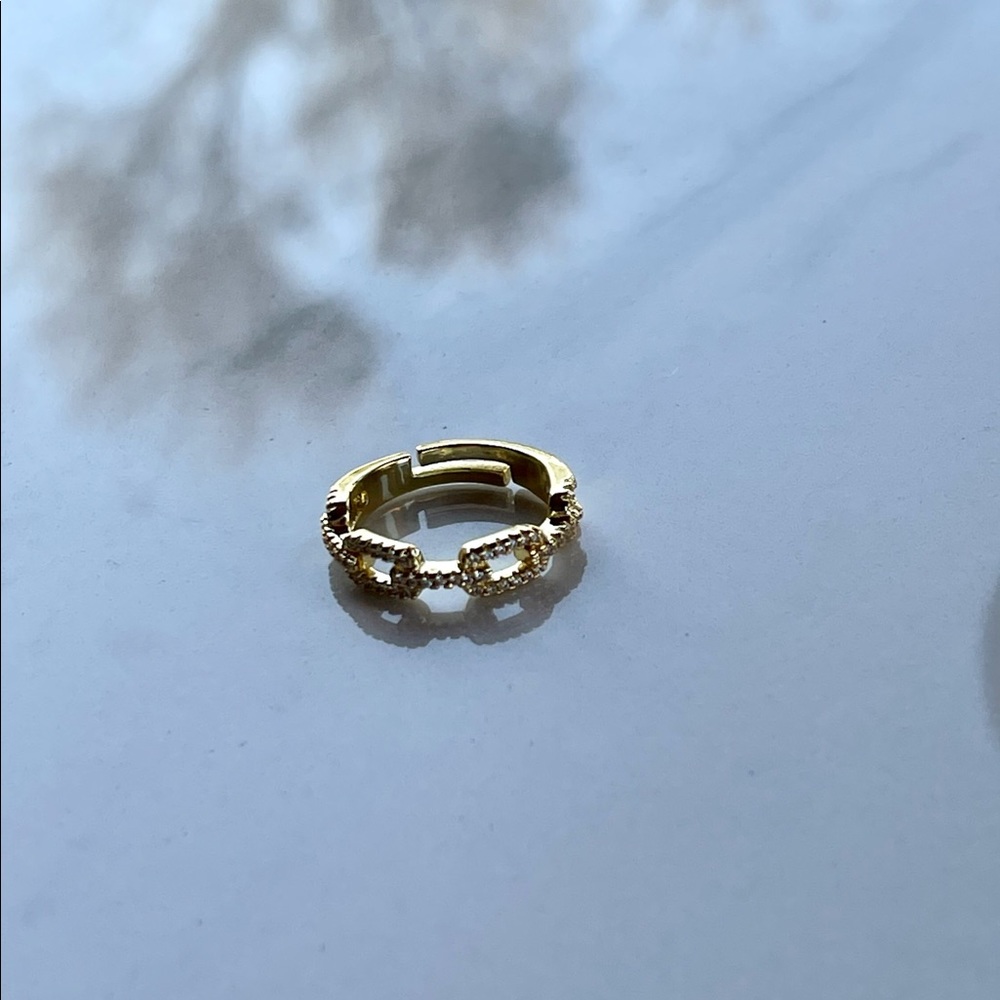 Chain Gold Ring - Picture 3 of 3